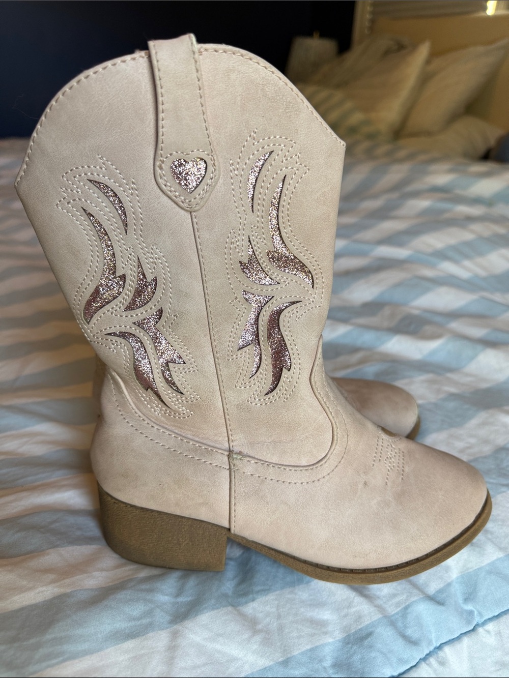 Kids Casual Western Boots in Light Pink with Glitter Accents